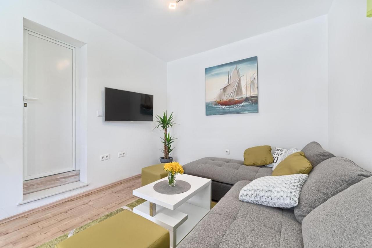 Kaštela Apartment In Kastel Luksic With Terrace, Air Conditioning, W-Lan, Washing Machine 5107-2 מראה חיצוני תמונה